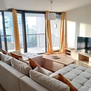Beautiful 2br/2bar Apartement In European District Apartment